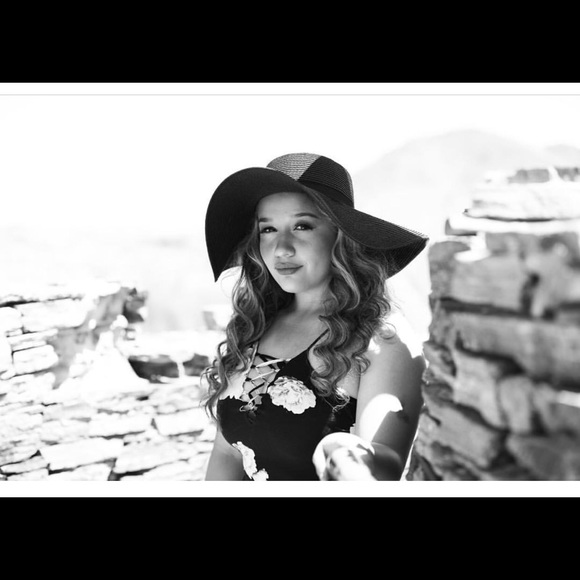 Meet your Posher, Miranda - Picture 1 of 1